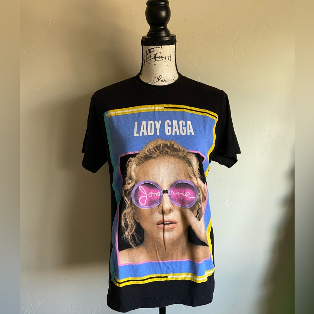 Lady Gaga Joanne Tour Tshirt Size M Unisex